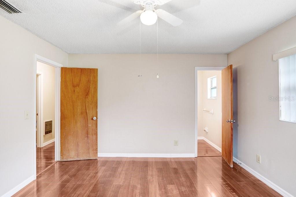 Image 5 of 25 For 825 Chamberlain Boulevard