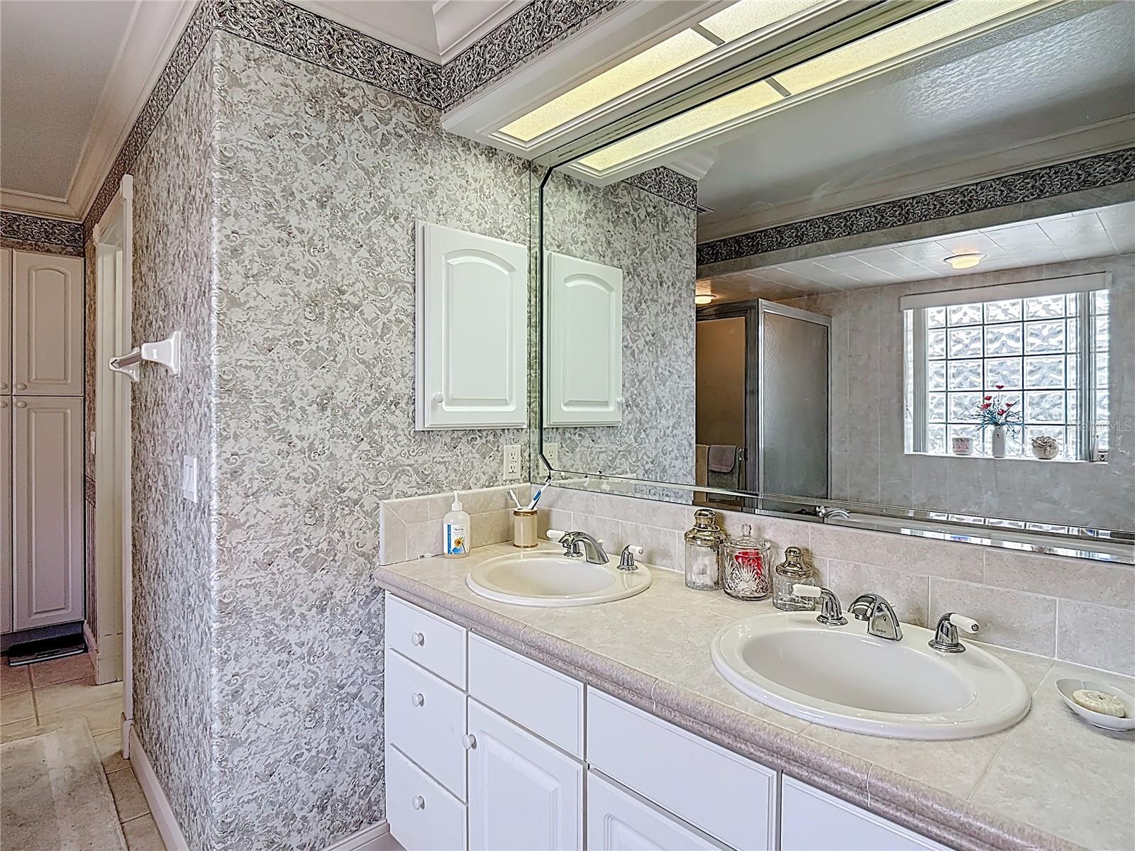 Image 25 of 71 For 221 Golf Aire Boulevard