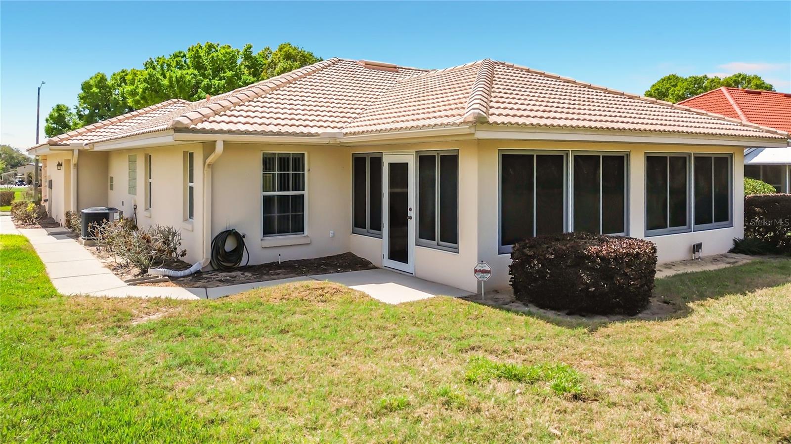 Image 40 of 71 For 221 Golf Aire Boulevard