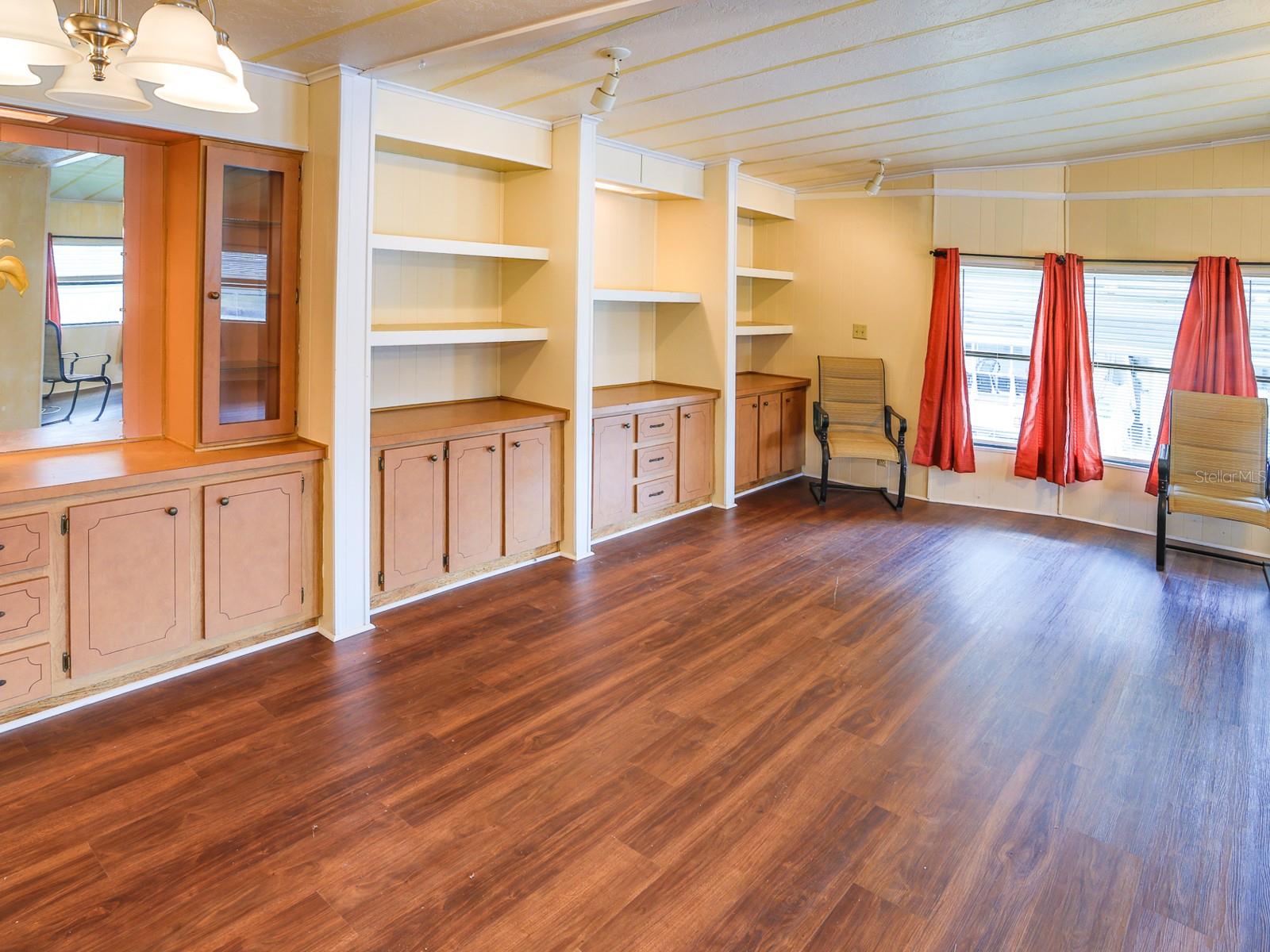 Image 12 of 47 For 2055 Floral Avenue 238