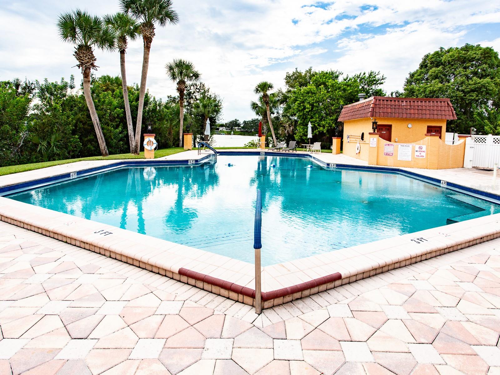 Image 34 of 47 For 2055 Floral Avenue 238