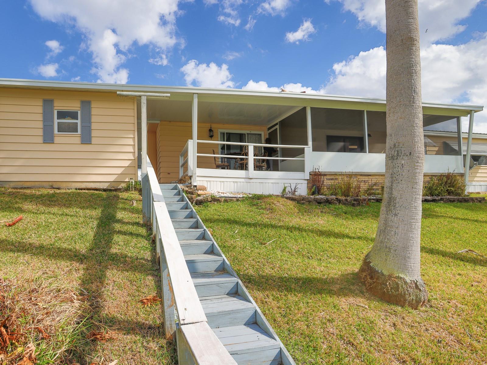 Image 8 of 47 For 2055 Floral Avenue 238