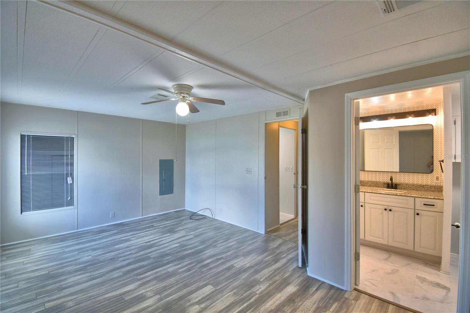 Image 11 of 65 For 5006 Lodgewood Drive