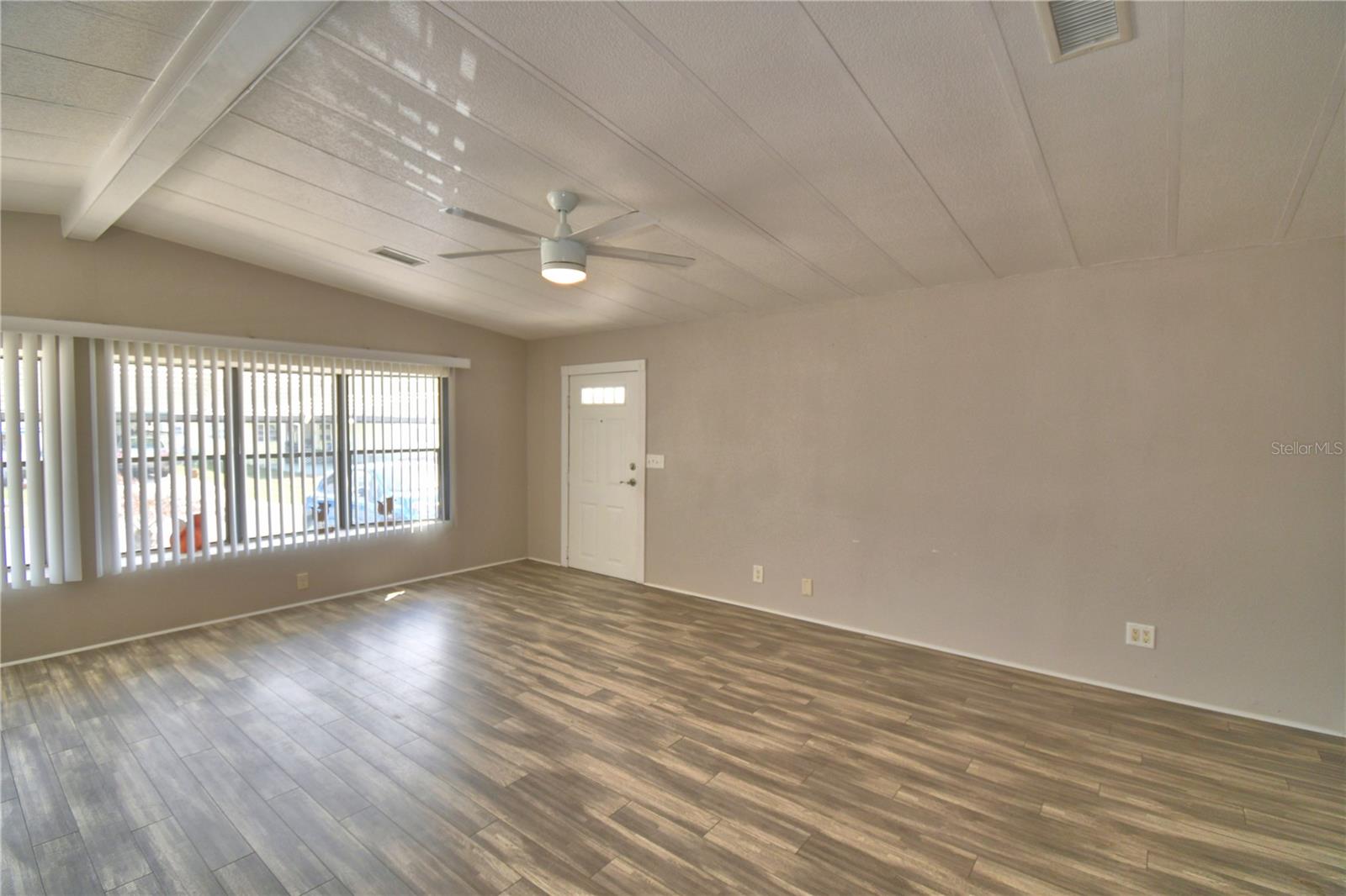 Image 7 of 65 For 5006 Lodgewood Drive