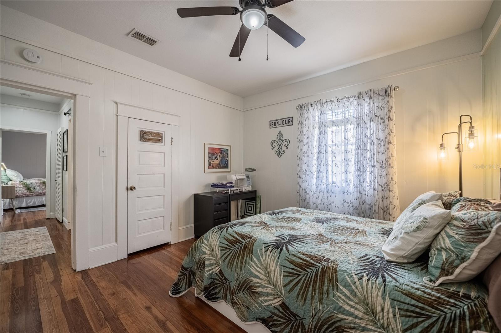 Image 11 of 49 For 601 Charles Street