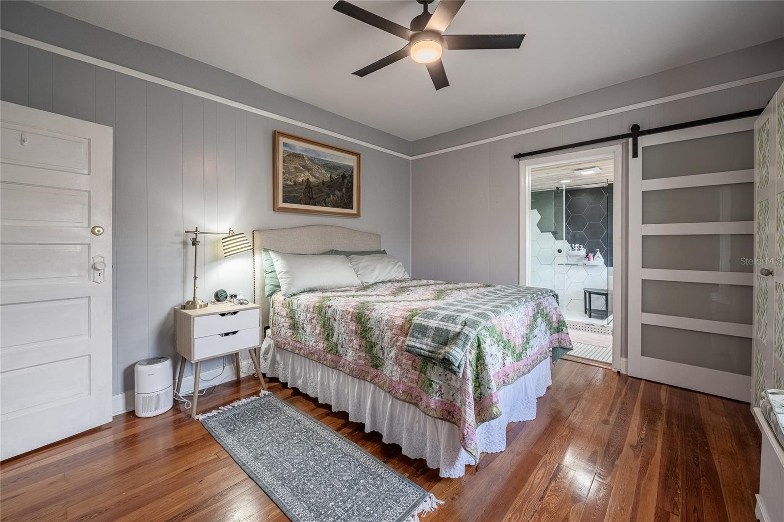 Image 17 of 49 For 601 Charles Street