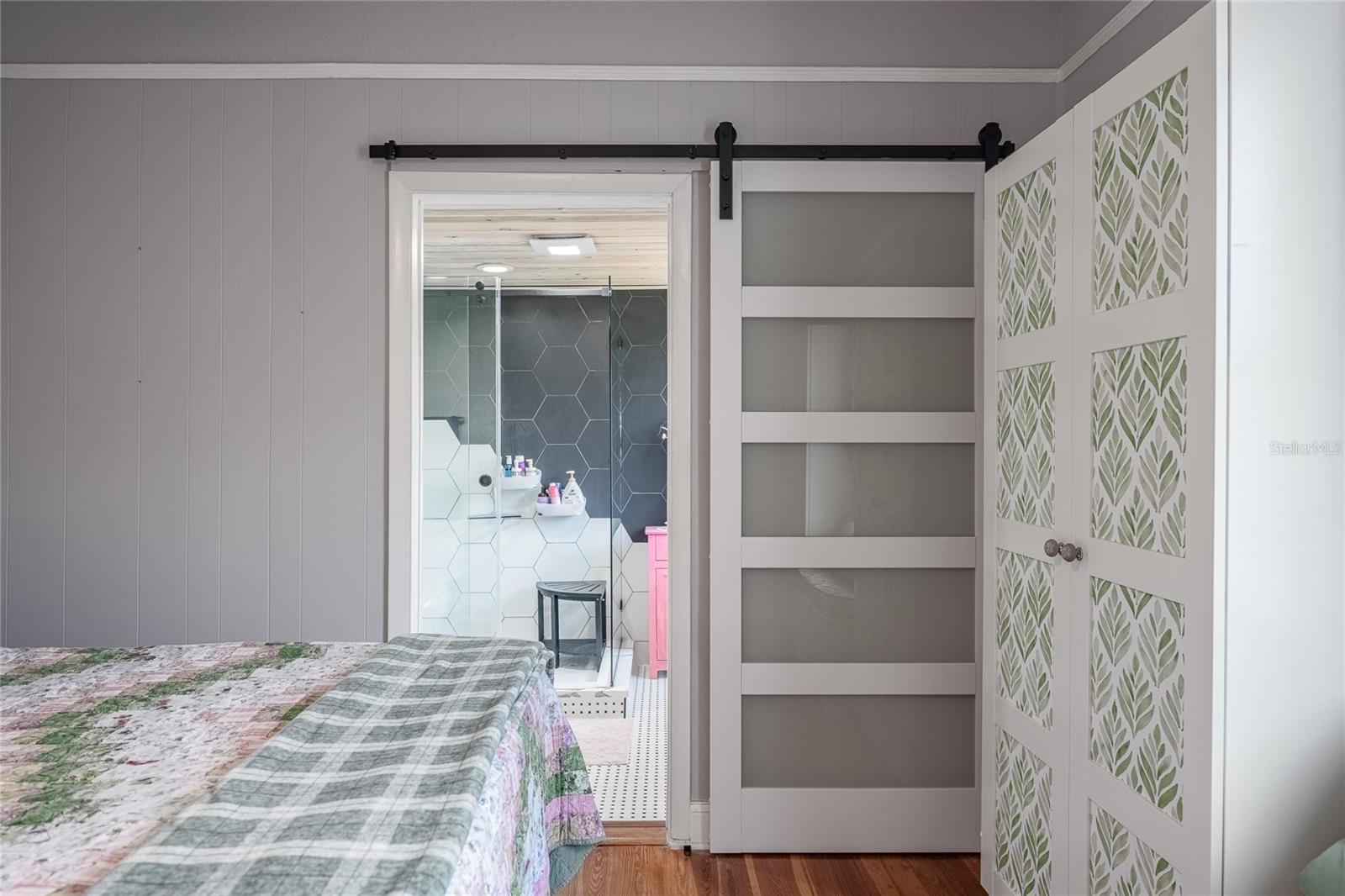 Image 19 of 49 For 601 Charles Street