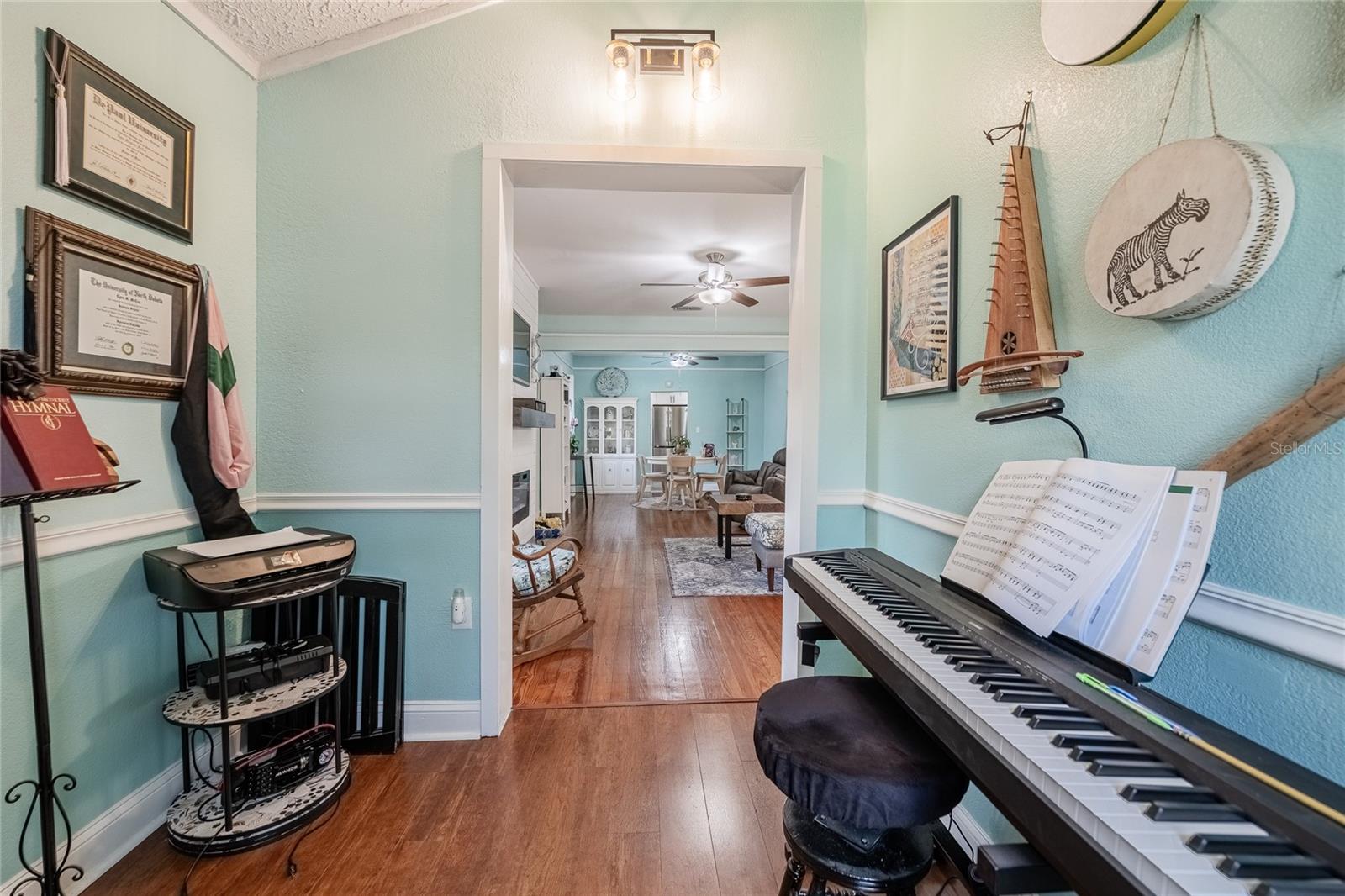 Image 28 of 49 For 601 Charles Street