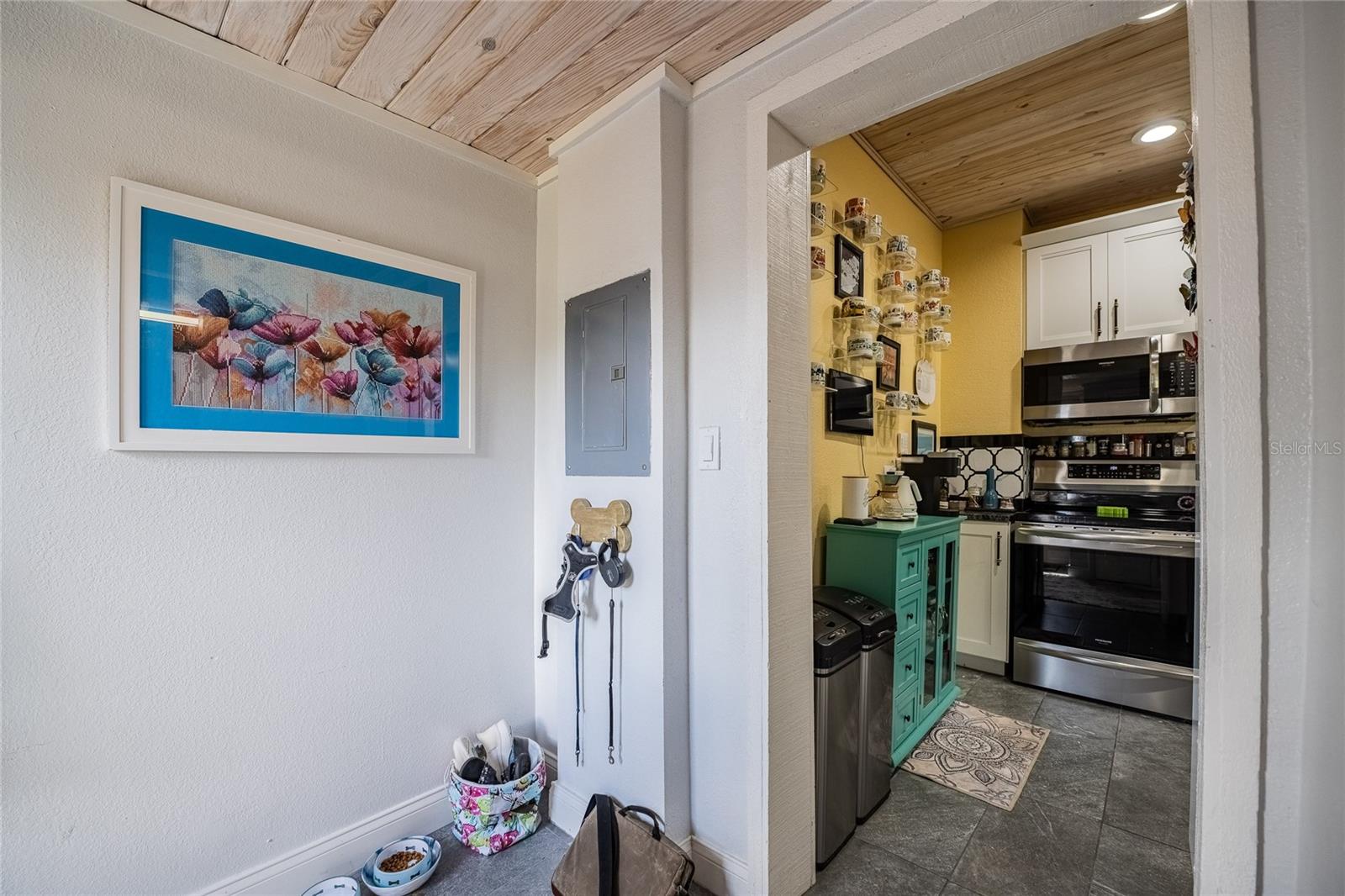 Image 31 of 49 For 601 Charles Street