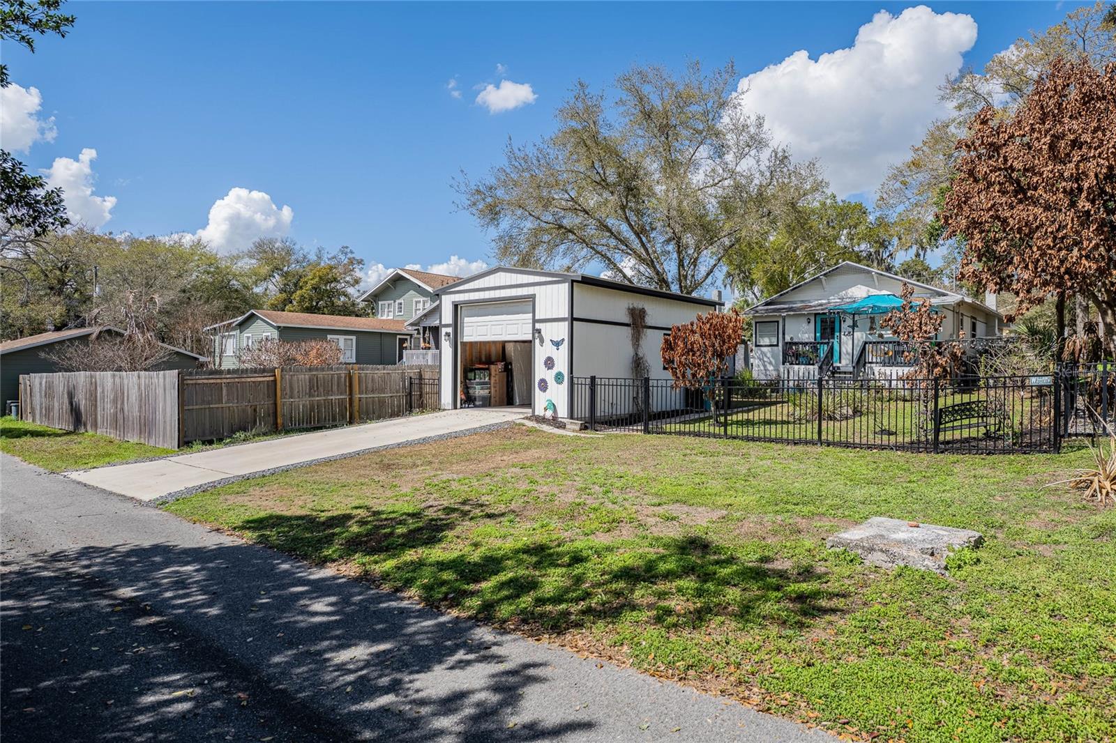 Image 35 of 49 For 601 Charles Street