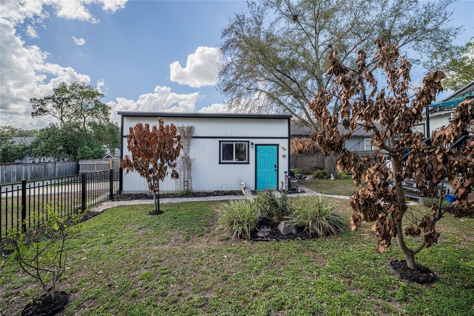 Image 40 of 49 For 601 Charles Street