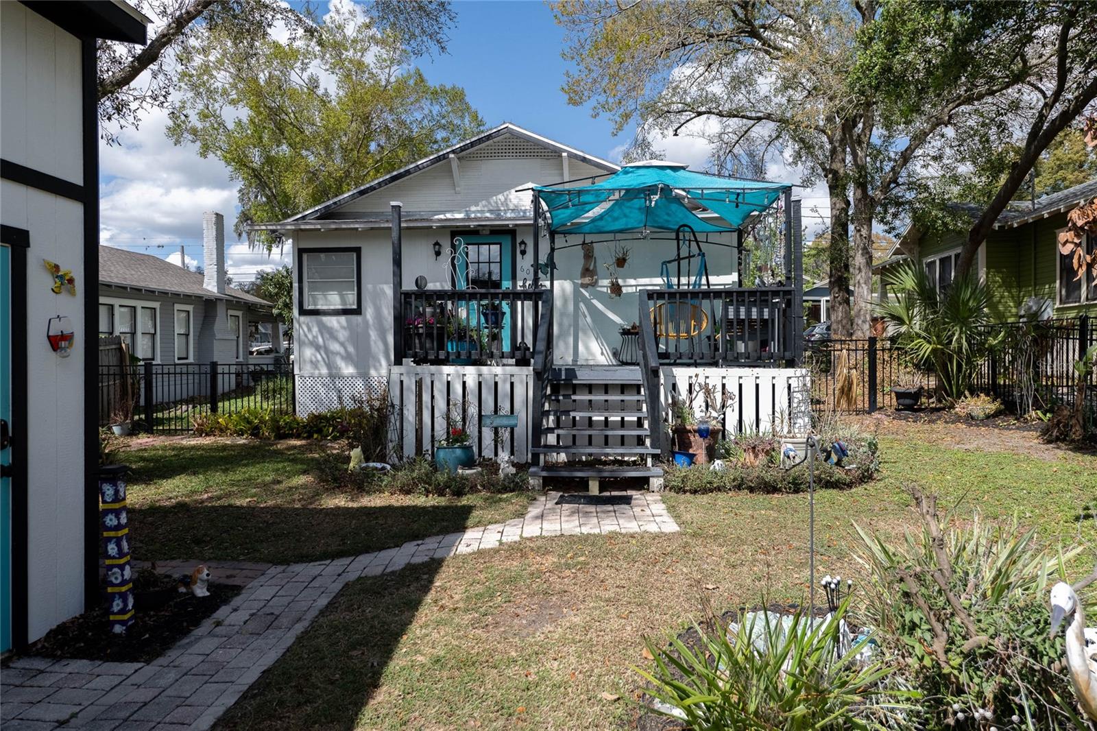 Image 42 of 49 For 601 Charles Street