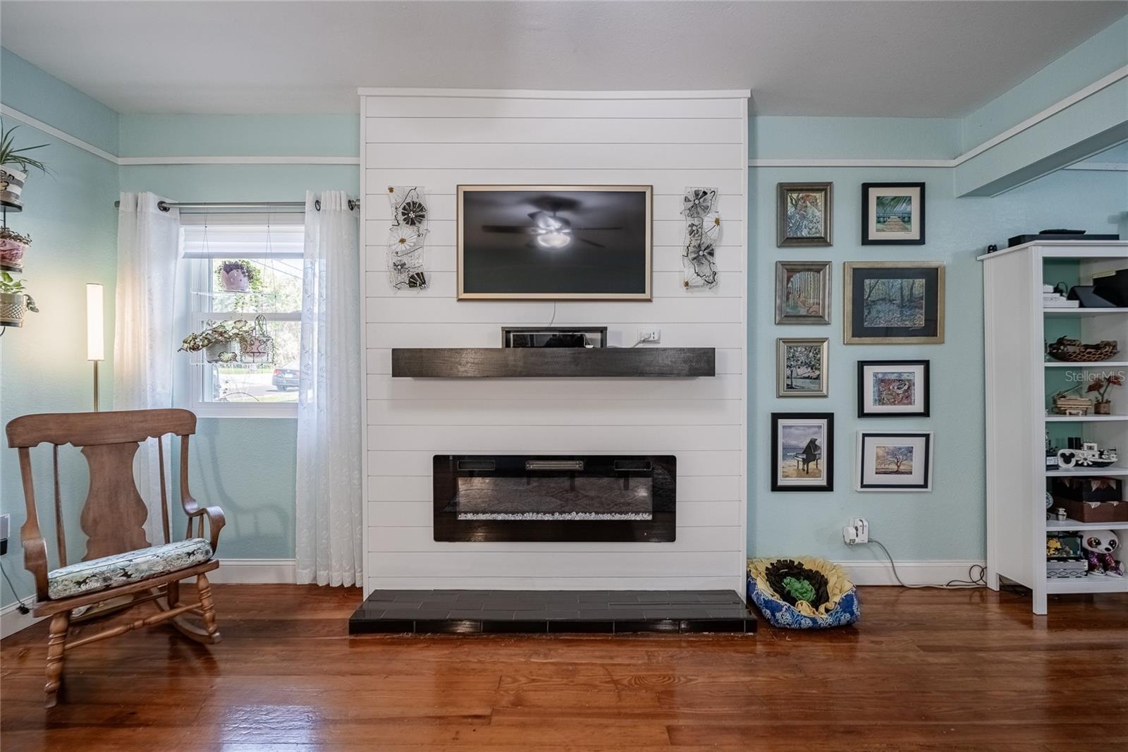 Image 7 of 49 For 601 Charles Street