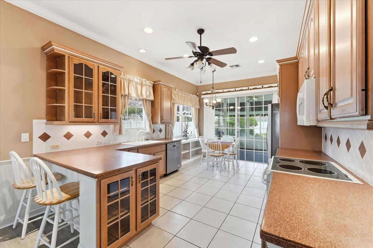 Image 18 of 52 For 305 Motorcoach Drive S