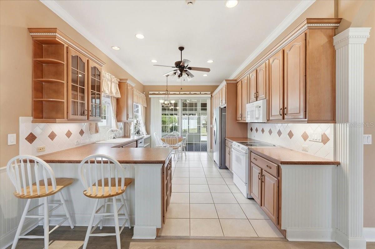 Image 20 of 52 For 305 Motorcoach Drive S