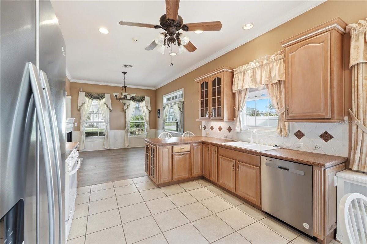 Image 21 of 52 For 305 Motorcoach Drive S