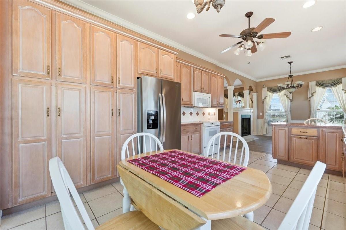 Image 24 of 52 For 305 Motorcoach Drive S