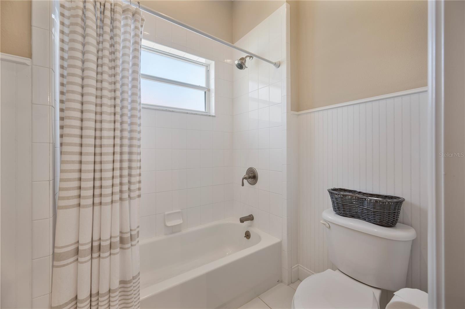 Image 43 of 73 For 875 Ashton Oaks Circle