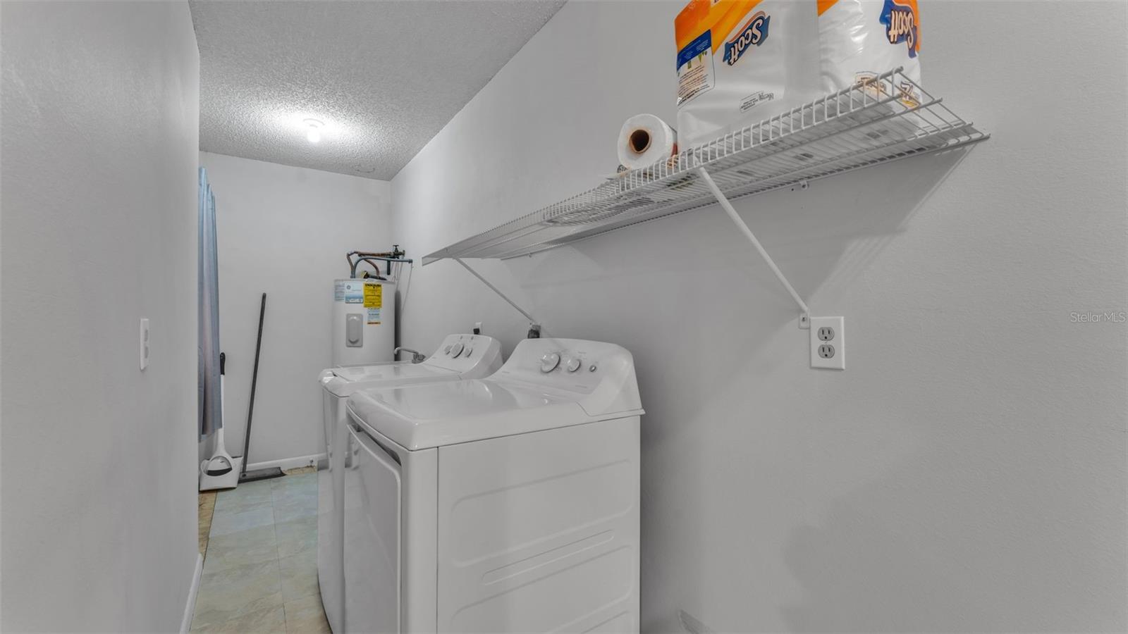 Image 12 of 29 For 553 Villa Vista Boulevard