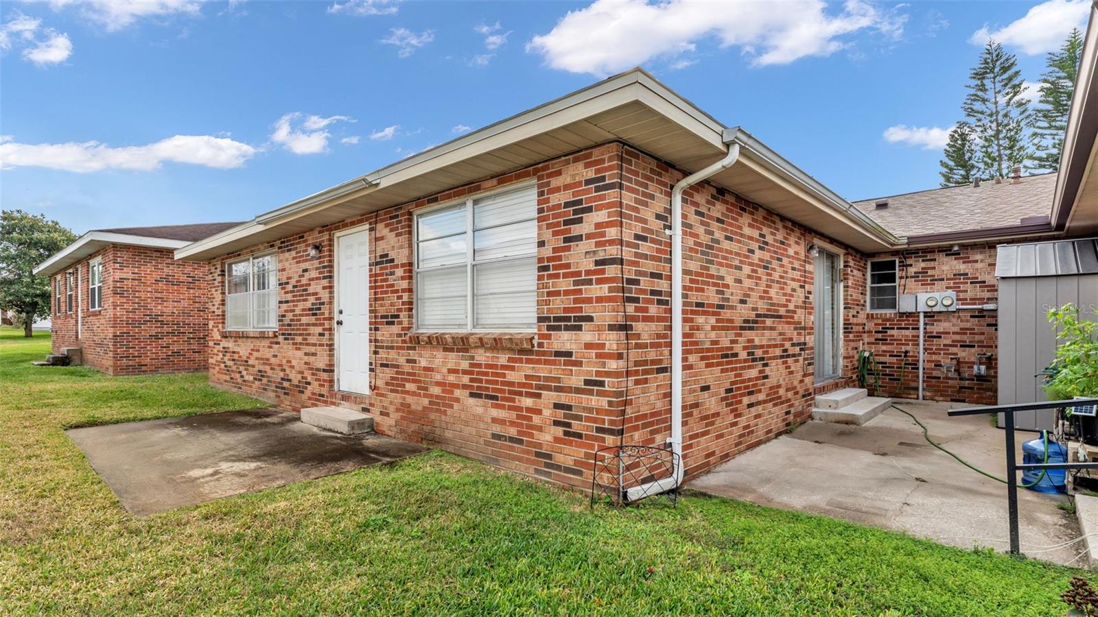 Image 26 of 29 For 553 Villa Vista Boulevard