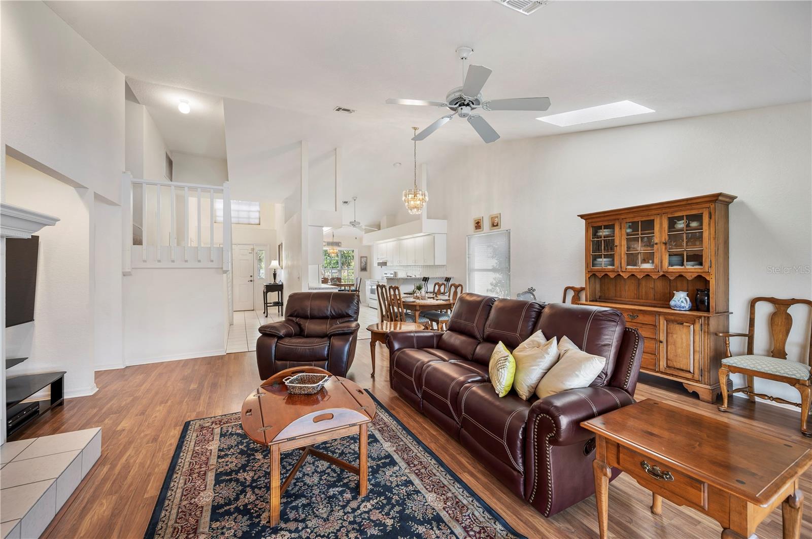 Image 16 of 63 For 725 Peninsular Drive