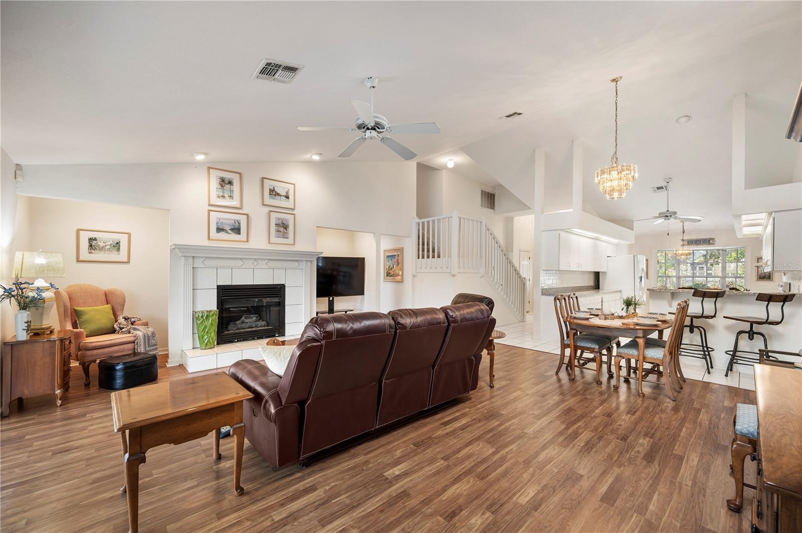 Image 17 of 63 For 725 Peninsular Drive