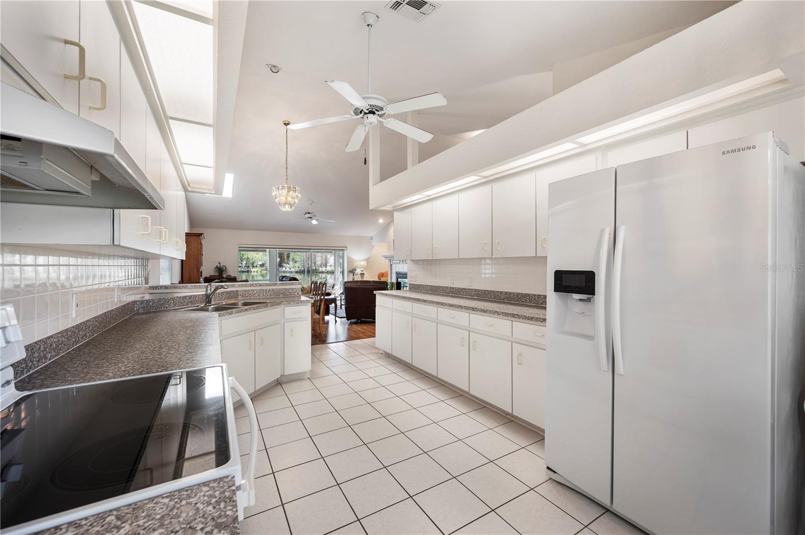 Image 20 of 63 For 725 Peninsular Drive