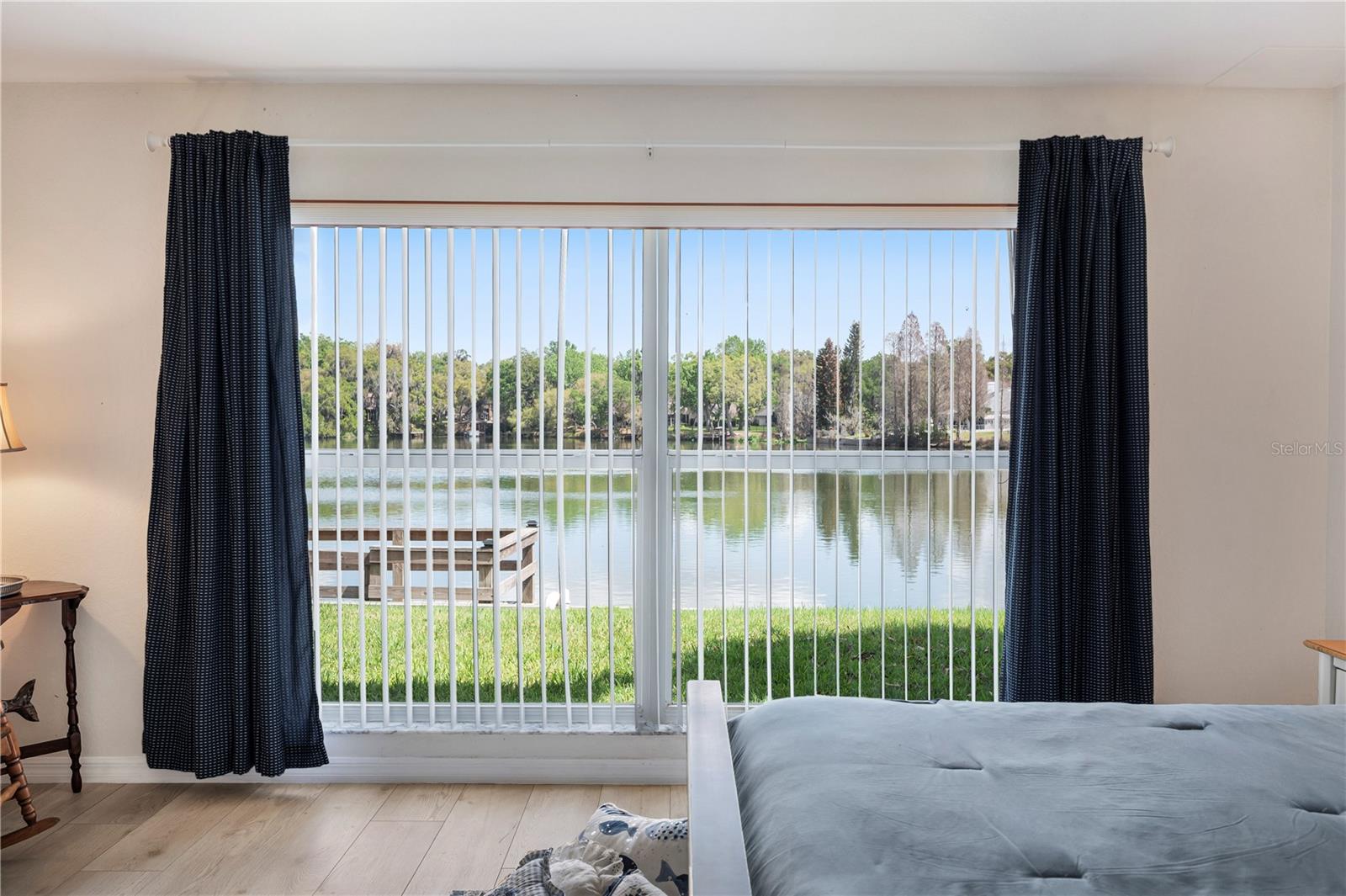 Image 22 of 63 For 725 Peninsular Drive