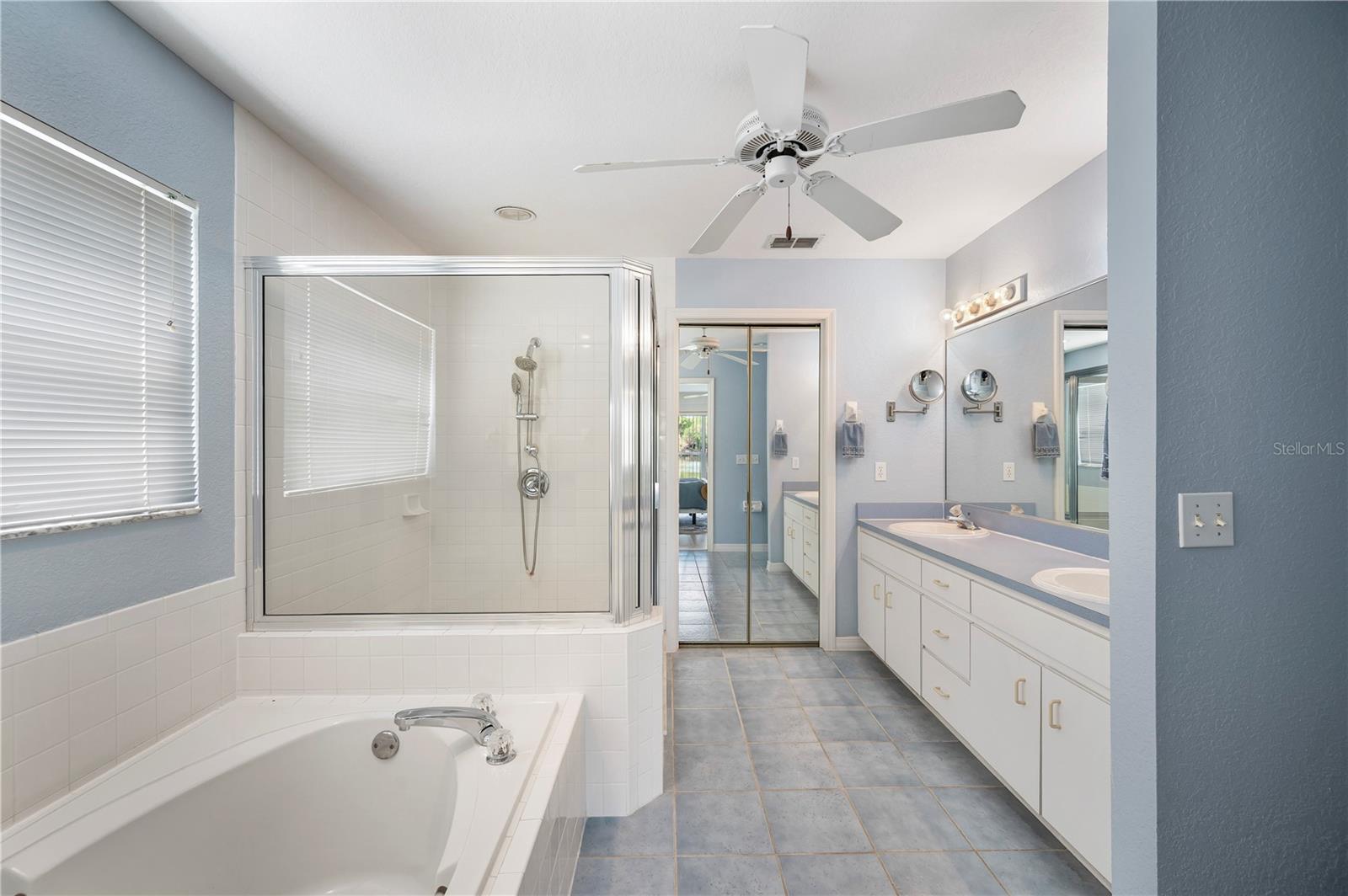 Image 24 of 63 For 725 Peninsular Drive