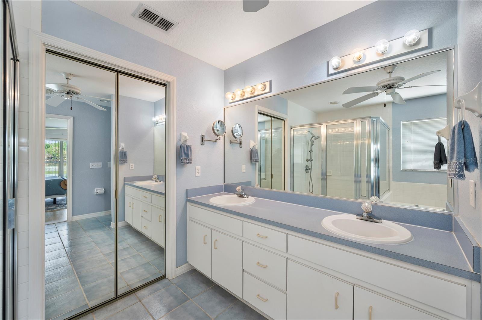 Image 25 of 63 For 725 Peninsular Drive