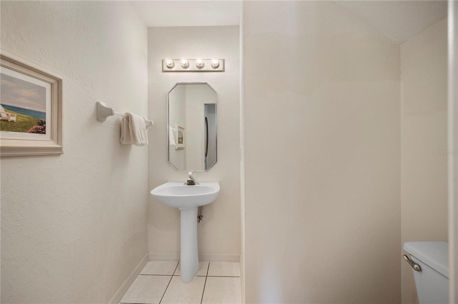 Image 32 of 63 For 725 Peninsular Drive