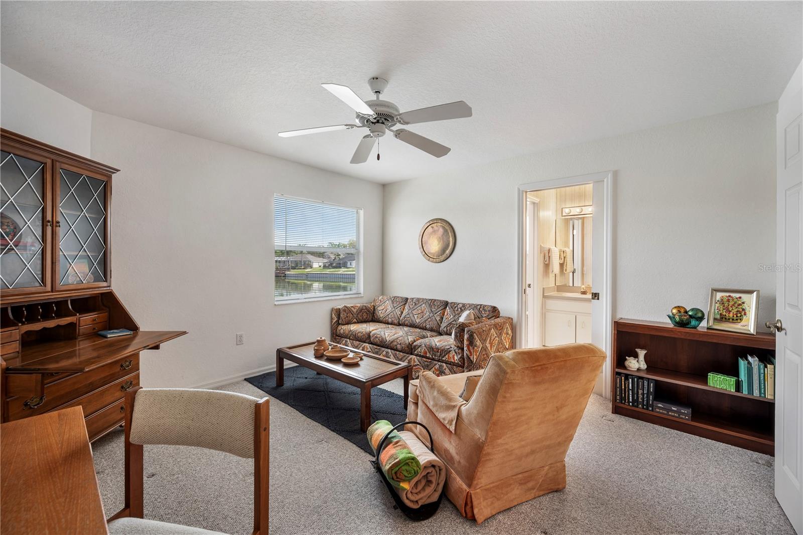 Image 39 of 63 For 725 Peninsular Drive