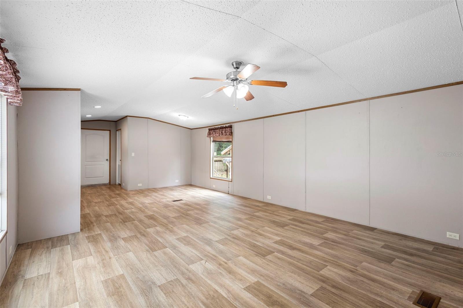 Image 11 of 32 For 2530 Cresap Street