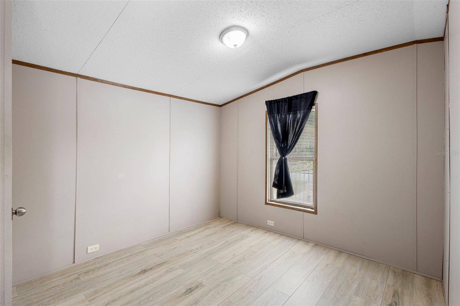 Image 12 of 32 For 2530 Cresap Street