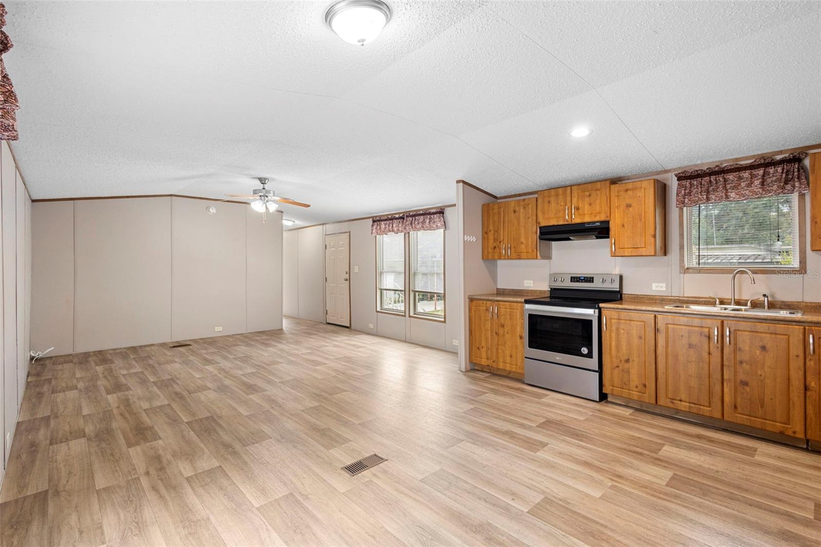 Image 5 of 32 For 2530 Cresap Street