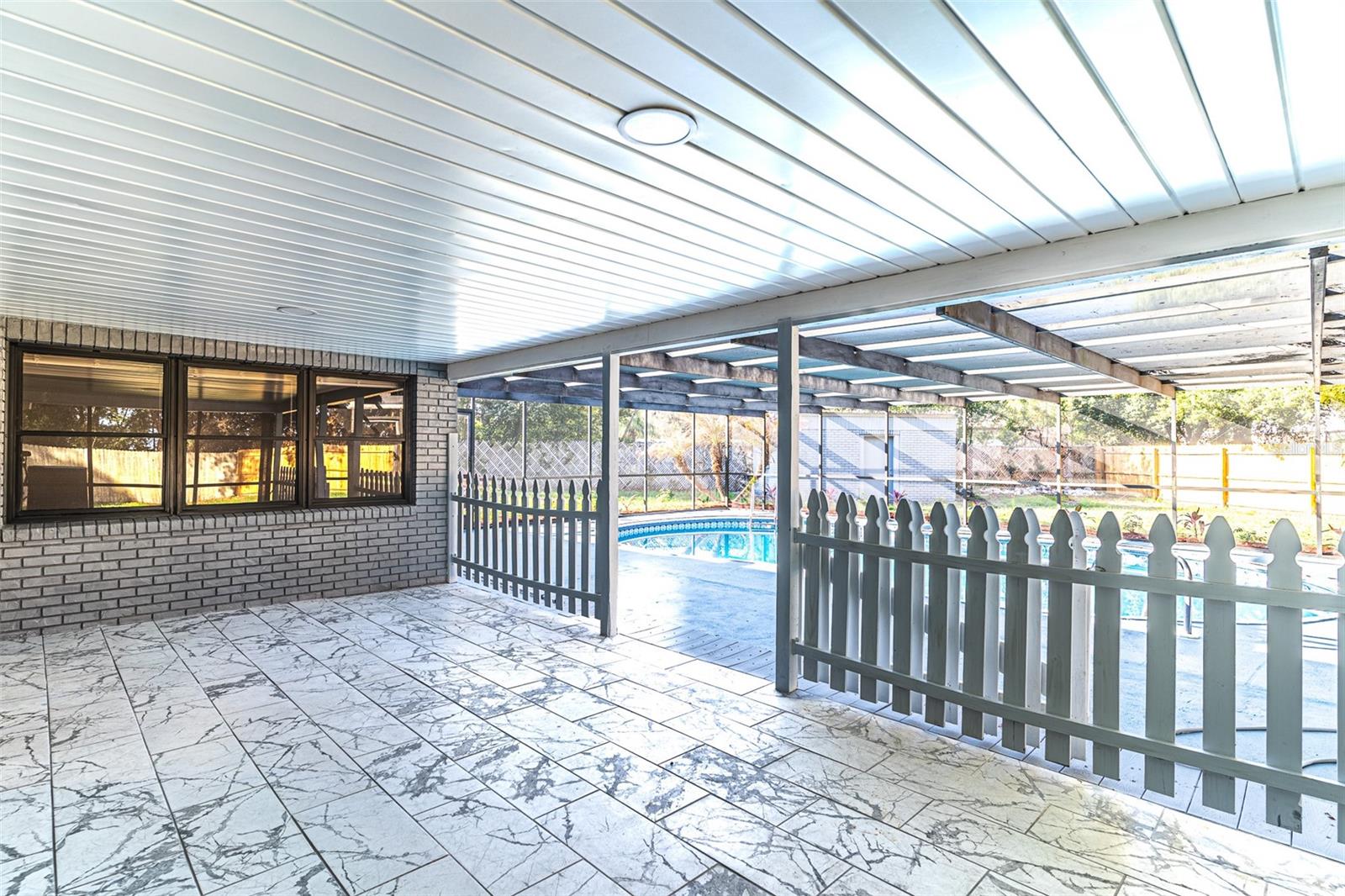 Image 17 of 33 For 2700 Idylridge Drive