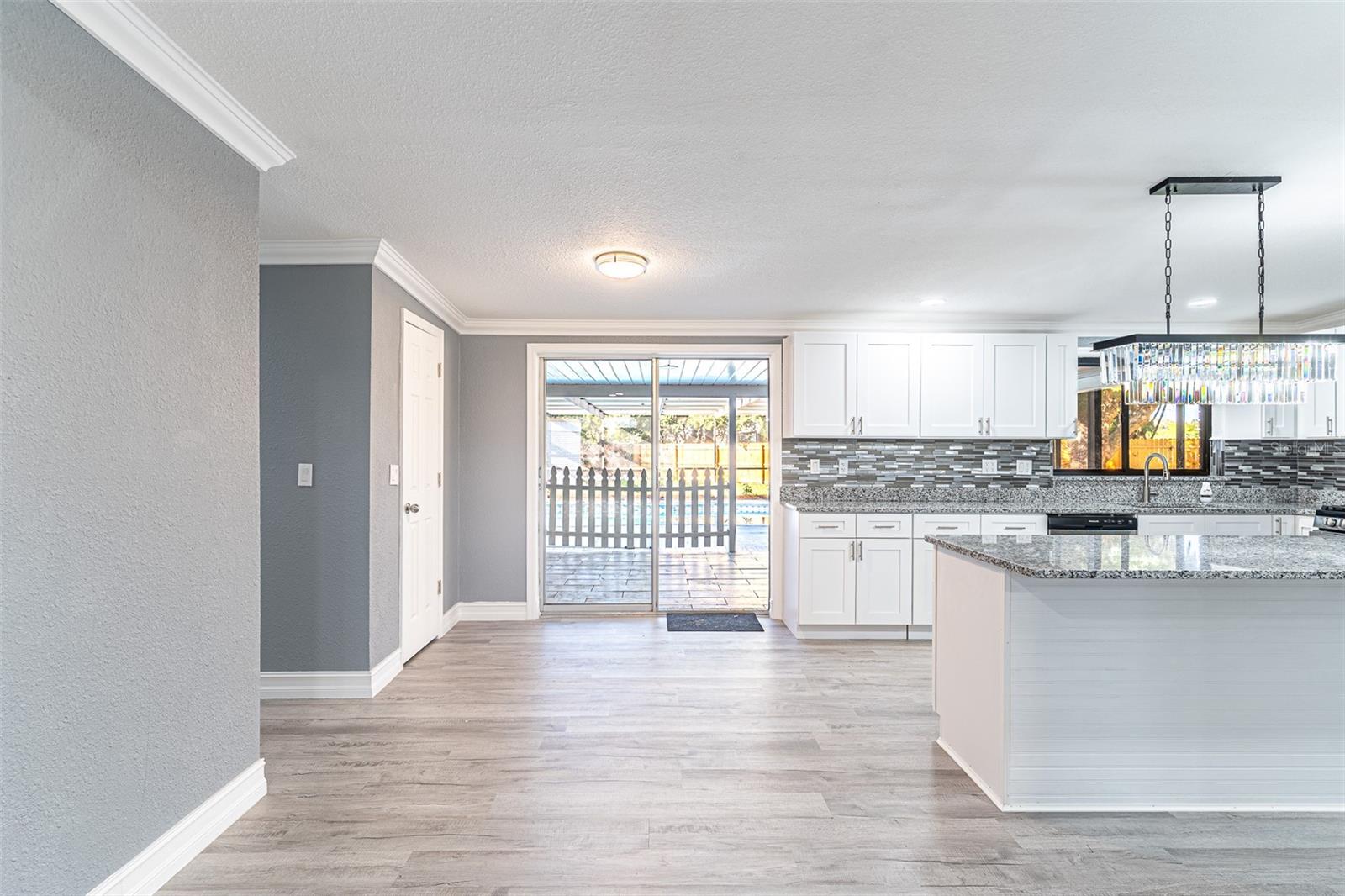 Image 4 of 33 For 2700 Idylridge Drive