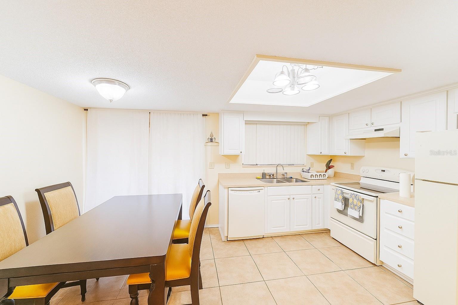 Image 3 of 13 For 1444 Ridge Lake Court