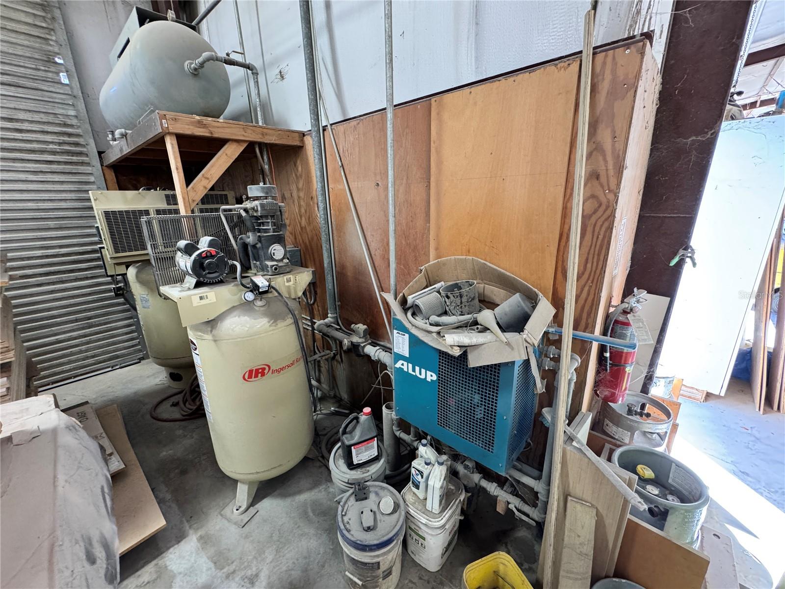 Image 26 of 71 For 2914 Kenilworth Boulevard