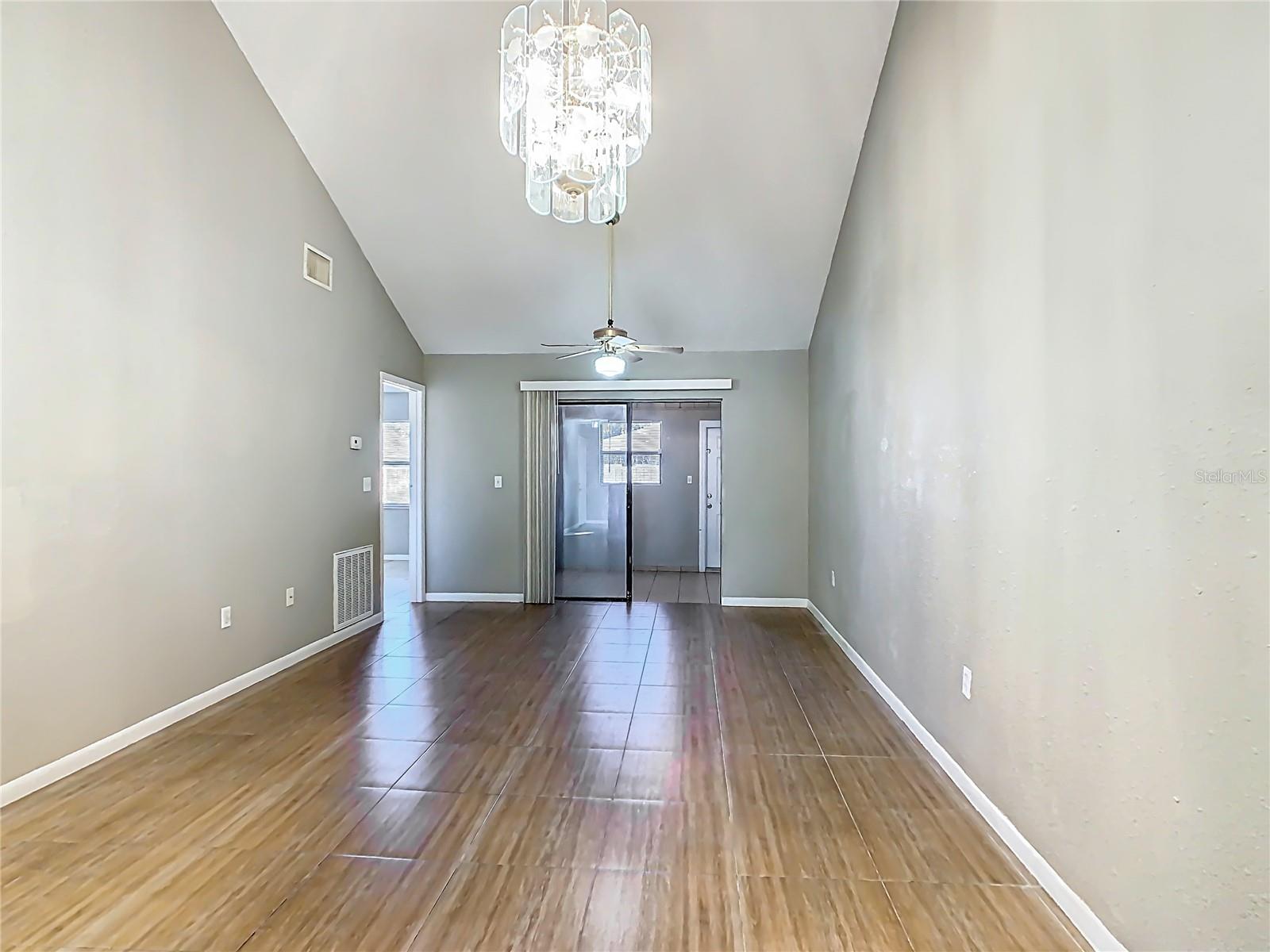 Image 23 of 46 For 1015 Harden Court