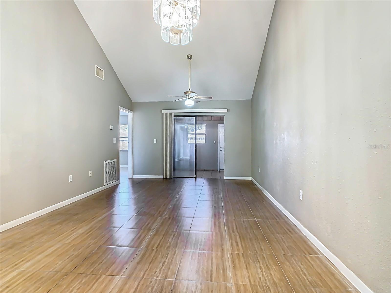 Image 24 of 46 For 1015 Harden Court