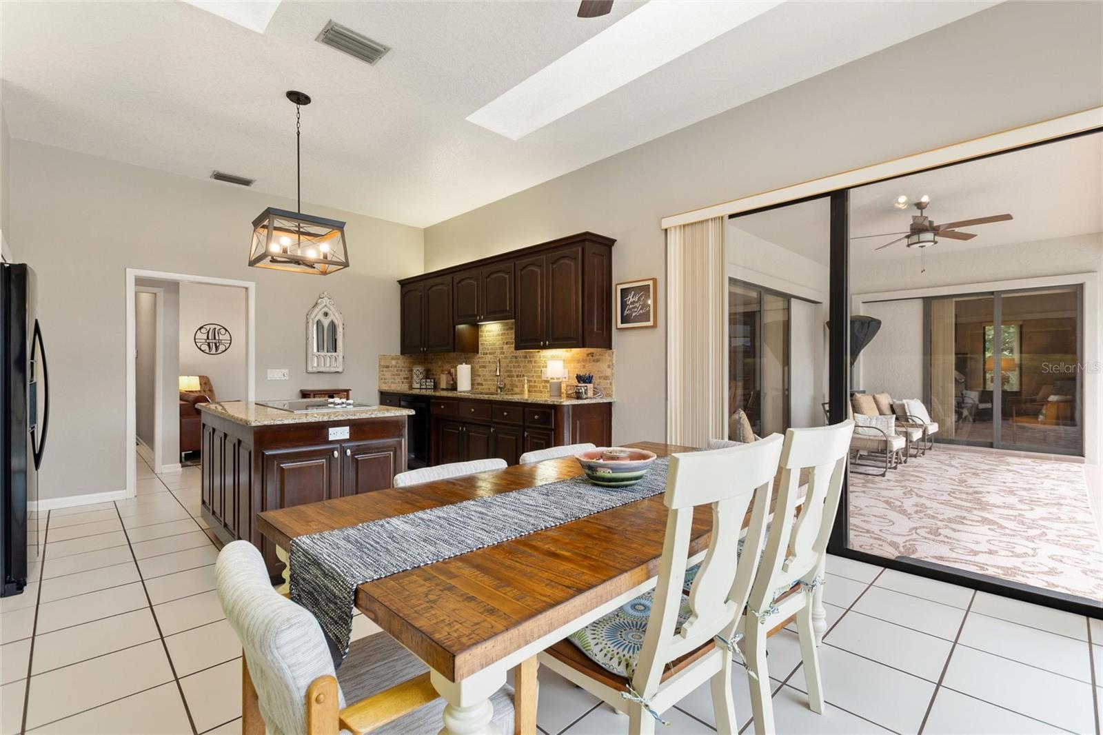 Image 12 of 45 For 503 Hamilton Shores Court Ne