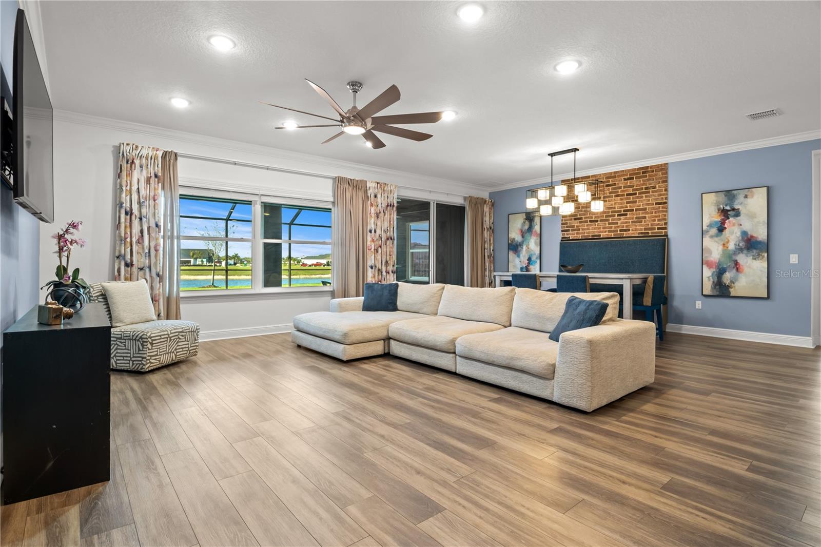 Image 5 of 45 For 14910 15th Street E