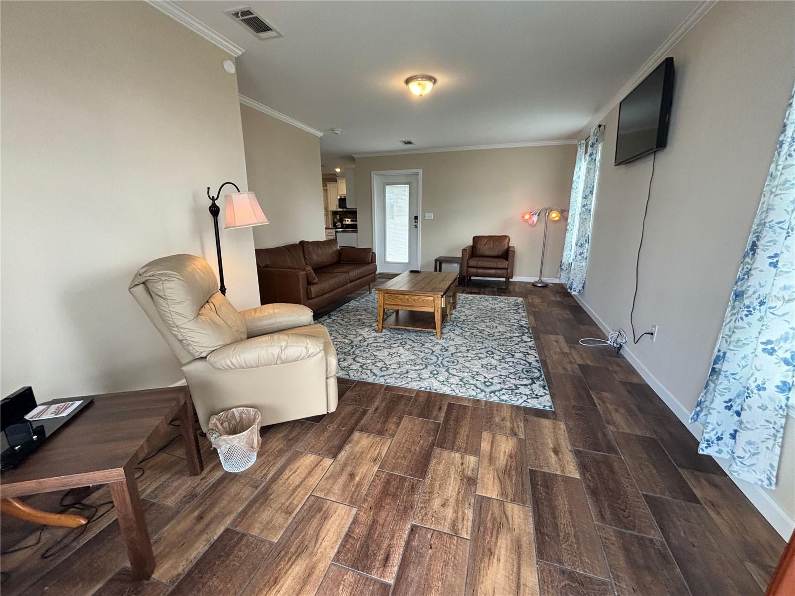 Image 9 of 50 For 2036 Missouri Drive