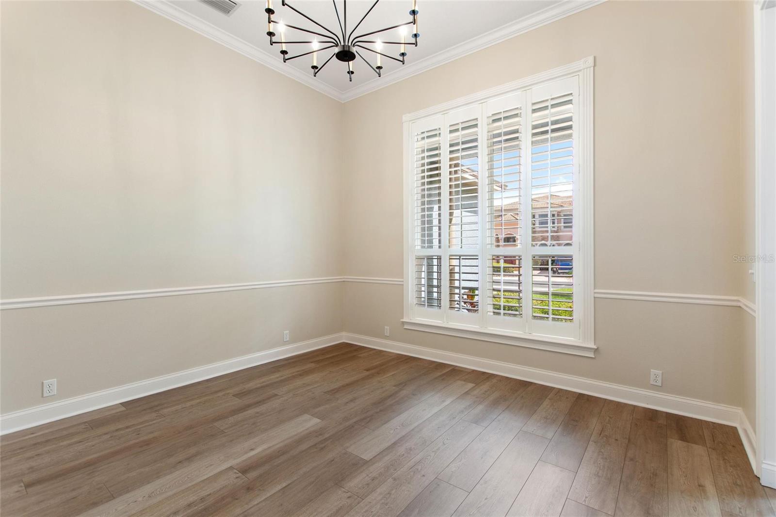 Image 11 of 70 For 4848 Island Shores Lane