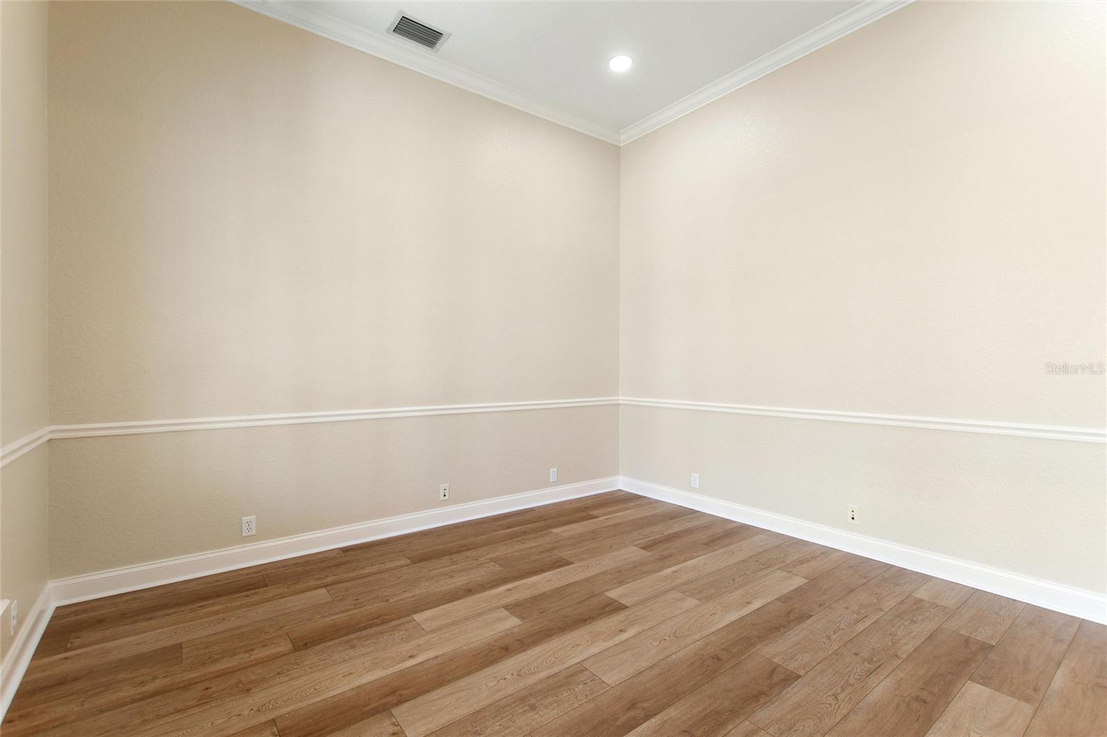 Image 12 of 70 For 4848 Island Shores Lane