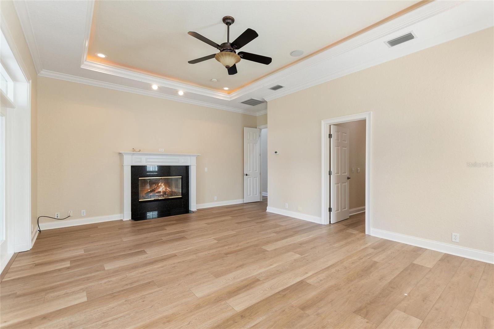 Image 24 of 70 For 4848 Island Shores Lane