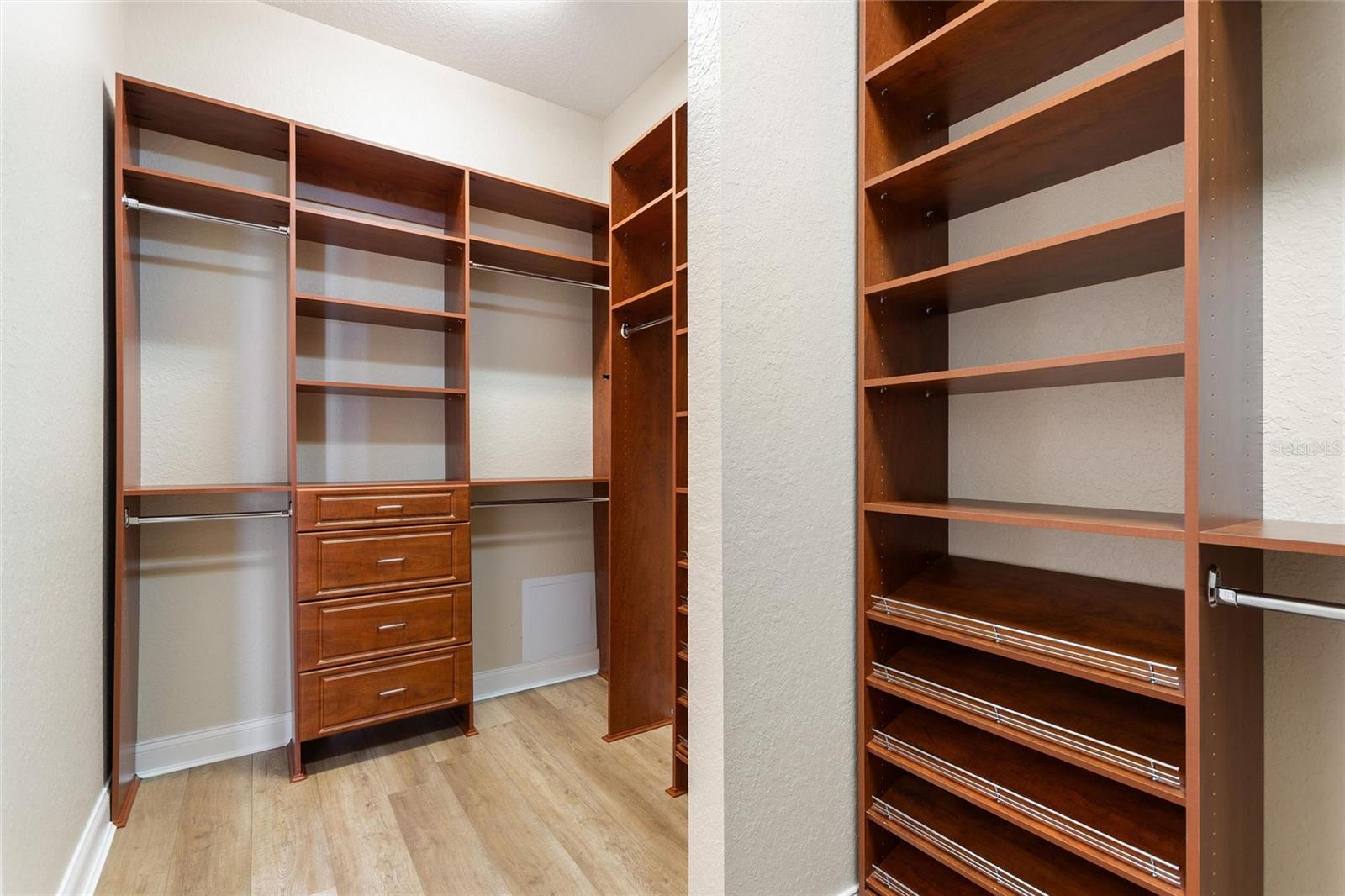 Image 28 of 70 For 4848 Island Shores Lane