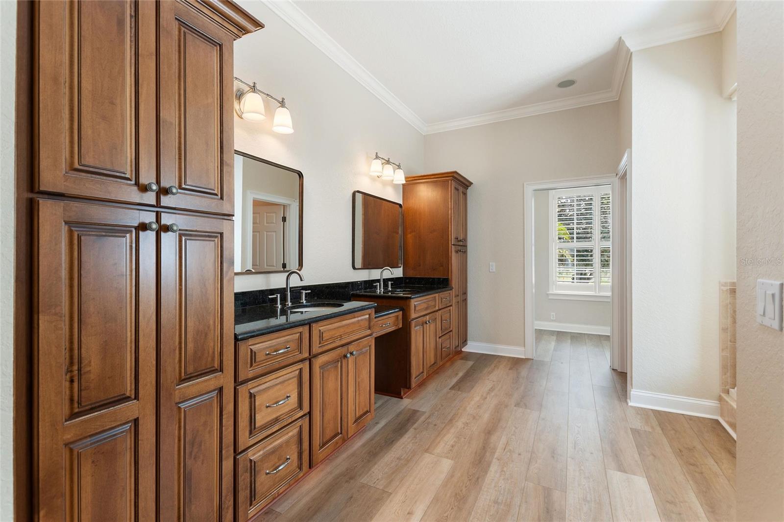 Image 29 of 70 For 4848 Island Shores Lane