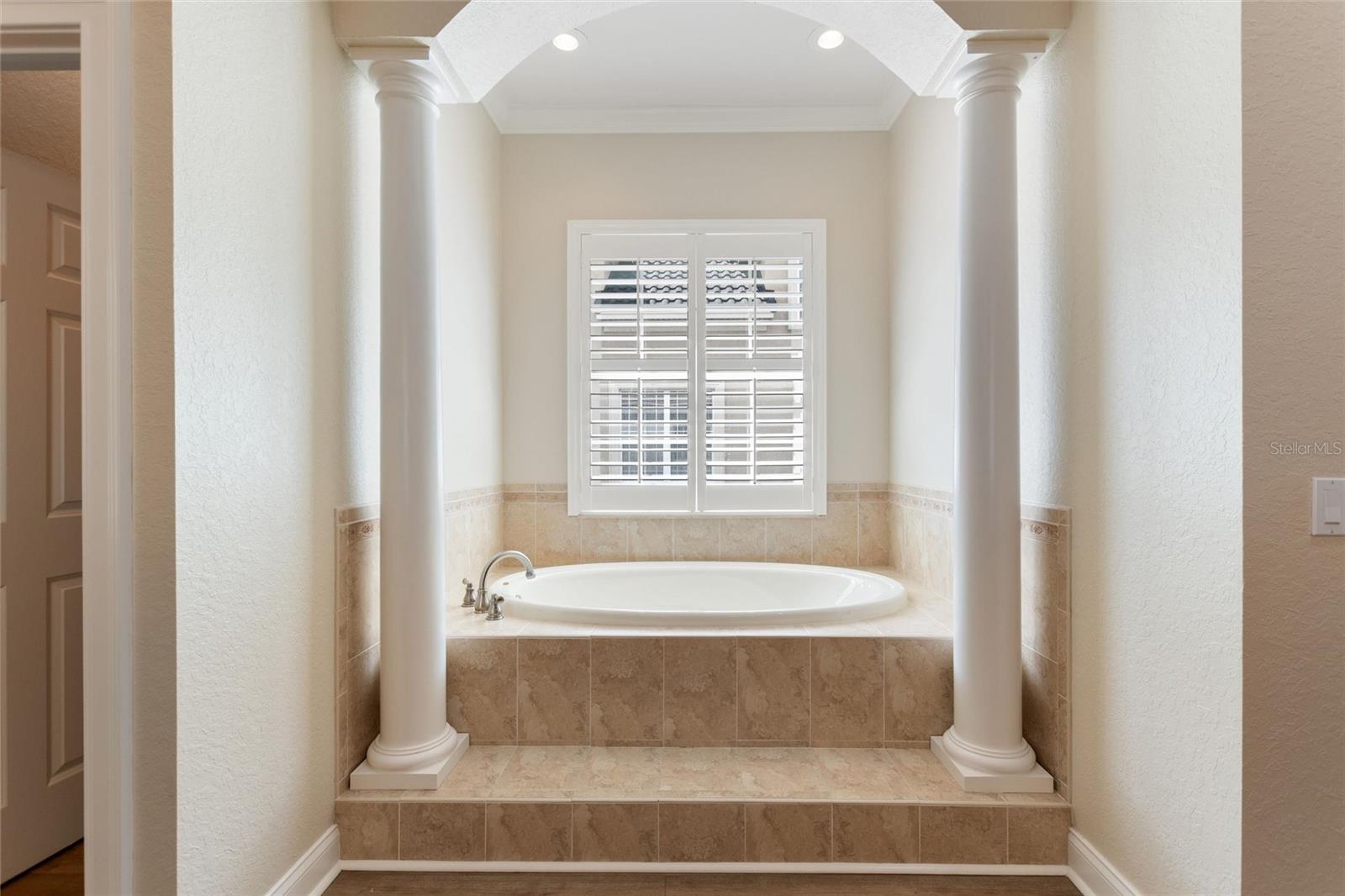 Image 32 of 70 For 4848 Island Shores Lane